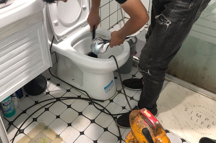 中堂镇马桶堵塞自己疏通还是找师傅？专业上门服务让你省时更省心